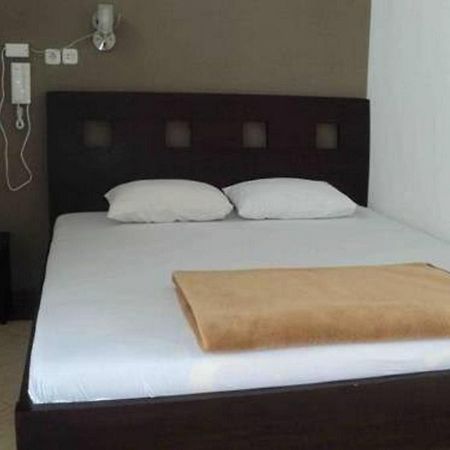 Hotel Nirwana Situbondo Redpartner Banyuanget Kültér fotó