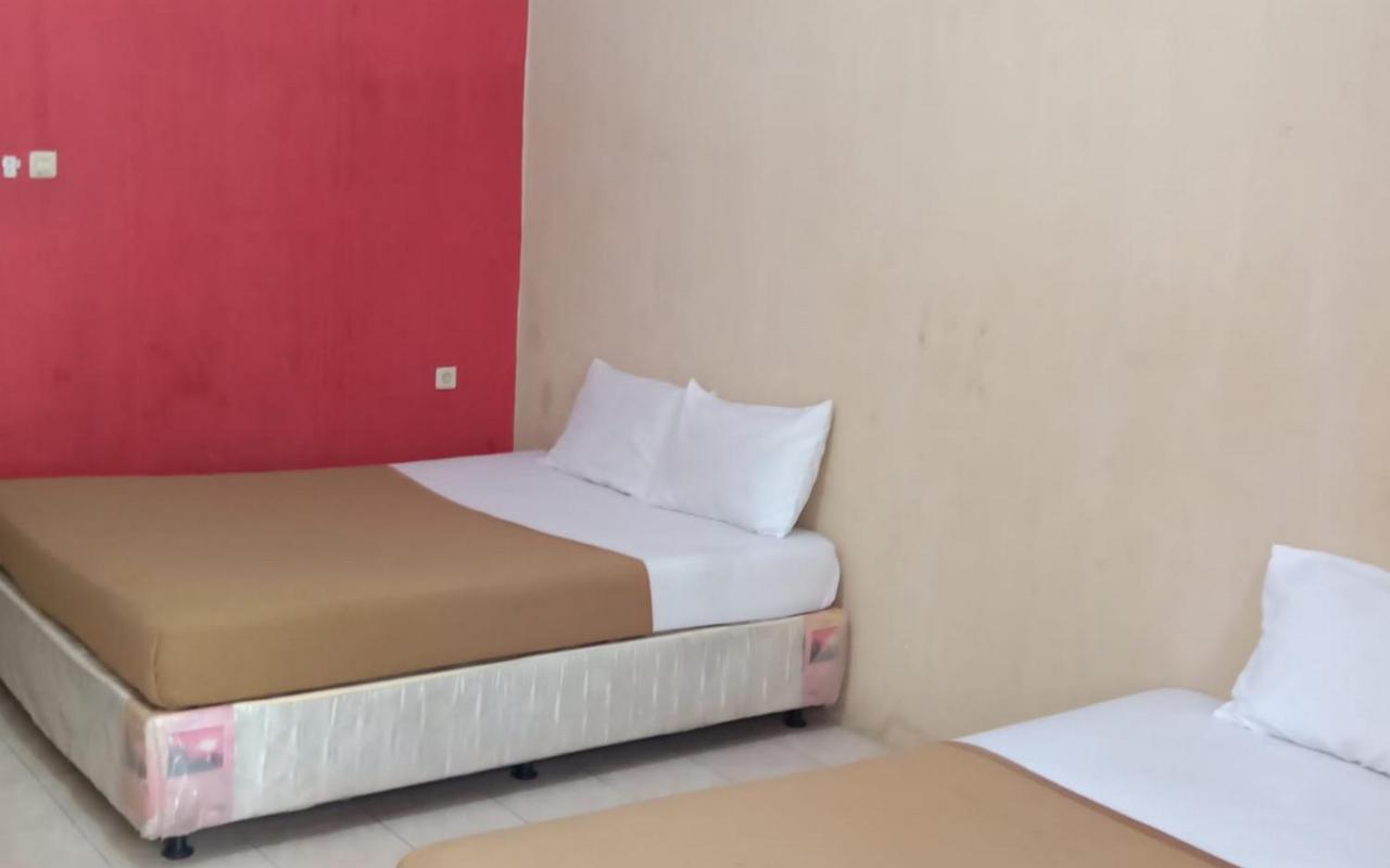 Hotel Nirwana Situbondo Redpartner Banyuanget Kültér fotó