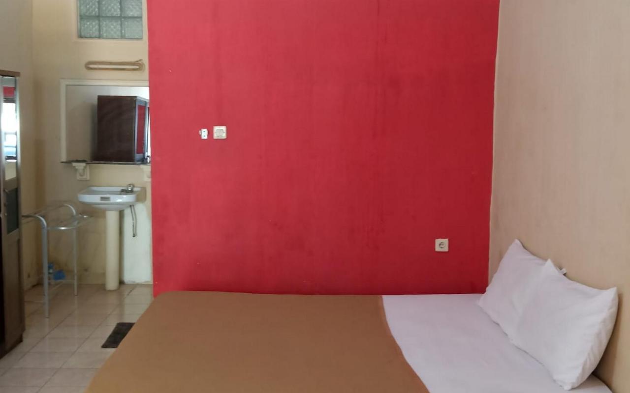 Hotel Nirwana Situbondo Redpartner Banyuanget Kültér fotó